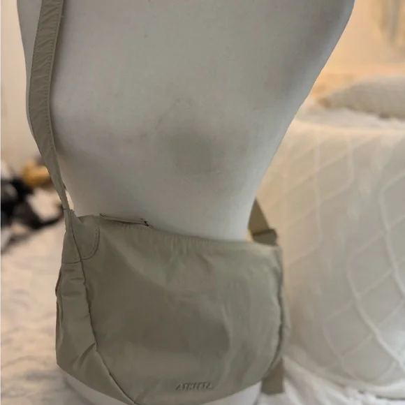 Athleta Tan Crossbody Bag - Picture 3 of 11